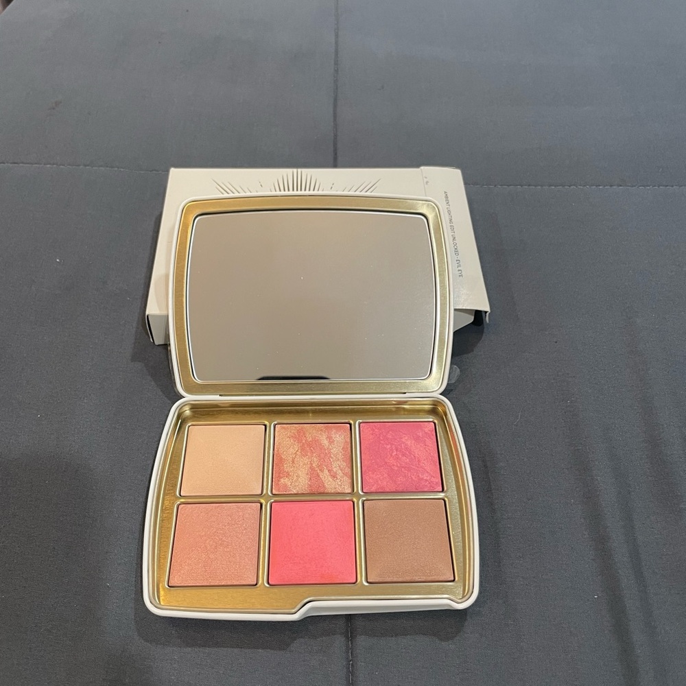Hourglass Gold and Pink Blush Palette with Mirror
